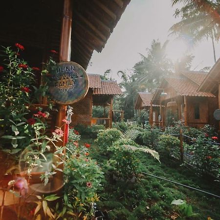 Dear Traveller Guest House And Glamping Lumajang Exterior photo