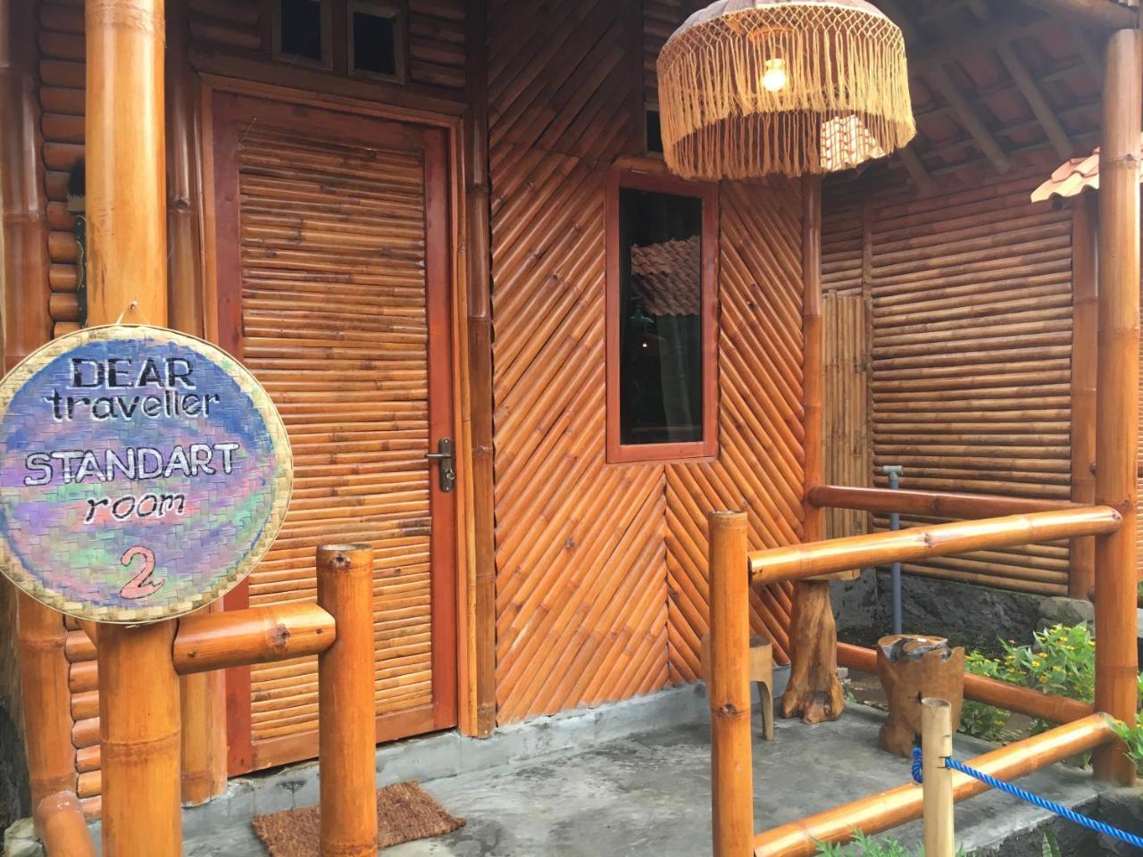 Dear Traveller Guest House And Glamping Lumajang Exterior photo